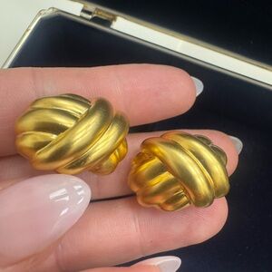 Elegant Vintage French aesthetic Gold Tone Knot Earrings